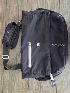 Sherpani Black "Dash" Laptop Messenger Crossbody Bag